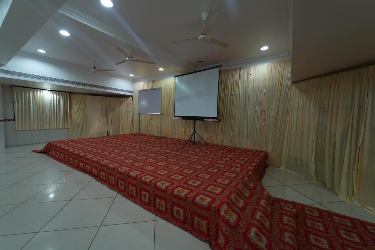 Hotel Palmyra Grand Inn 티루넬벨리 외부 사진